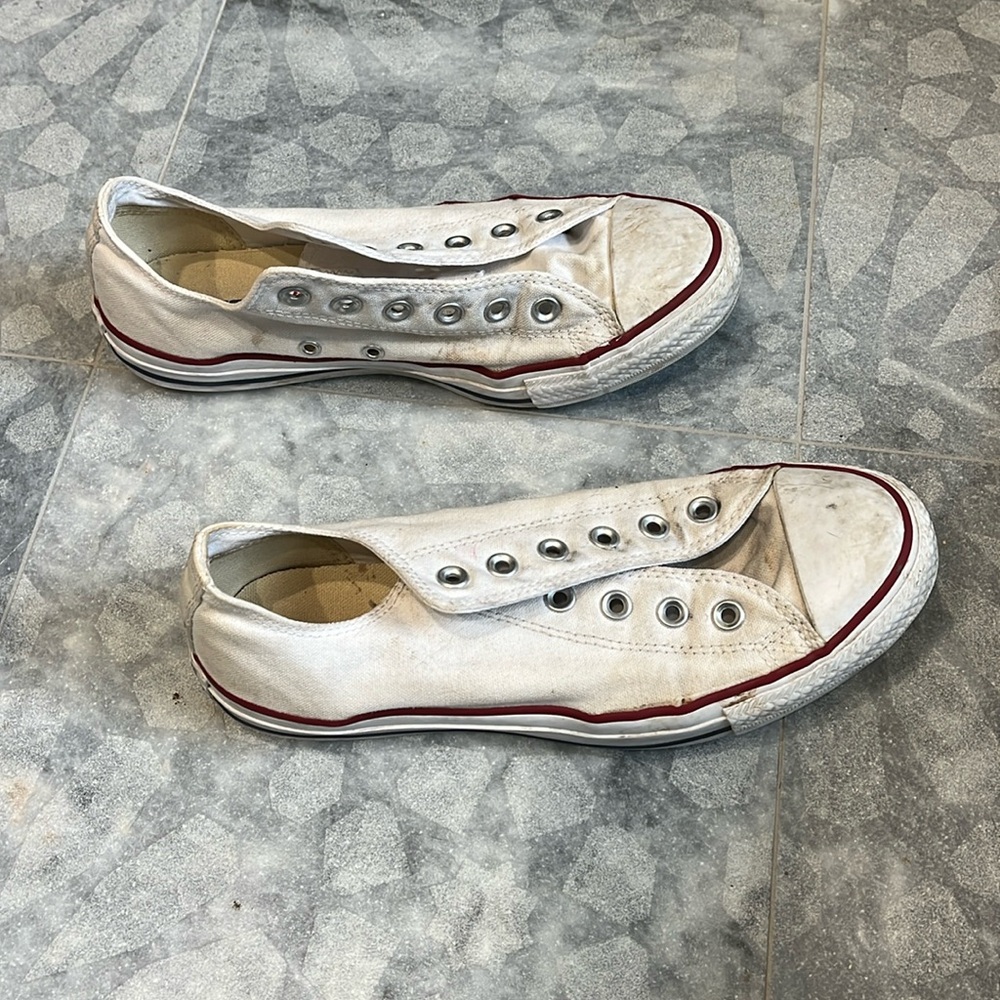 White Converse size 9